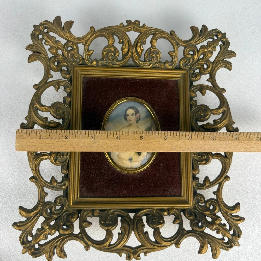 Cameo Creation Portrait Isabella Montgomery Convex Glass Ornate Gold Frame